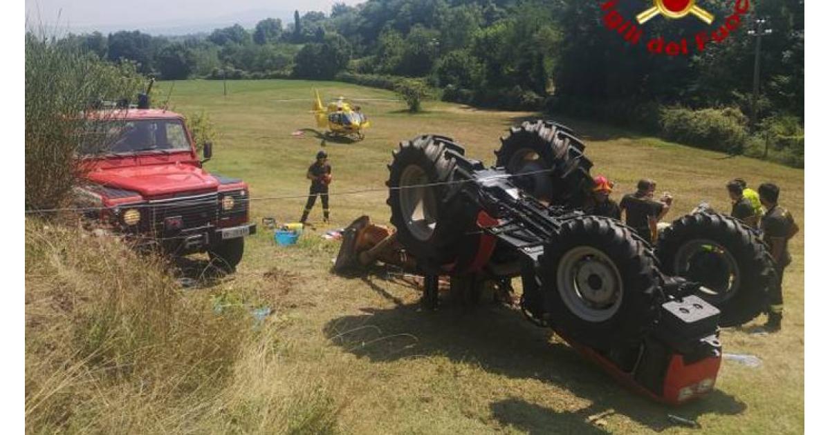 Marche - Il trattore si ribalta: grave agricoltore di 51 anni - Domino News
