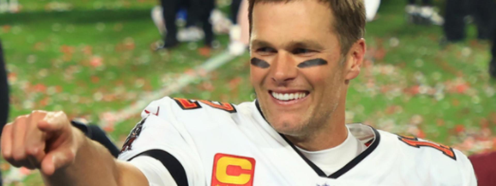 Tutti in piedi ad applaudire: Tom Brady si ritira a 44 anni