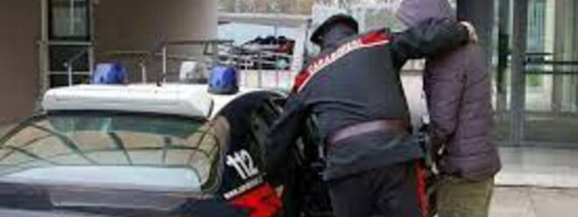 Accoltellò due carabinieri: arrestato mentre cerca di fuggire in Francia