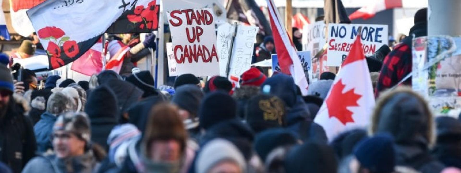 Protesta no vax in Canada: bloccato il ponte che collega con gli Stati Uniti