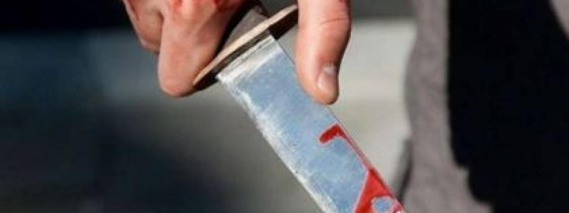 Lite per motivi banali: 16enne accoltella e ferisce gravemente un 19enne