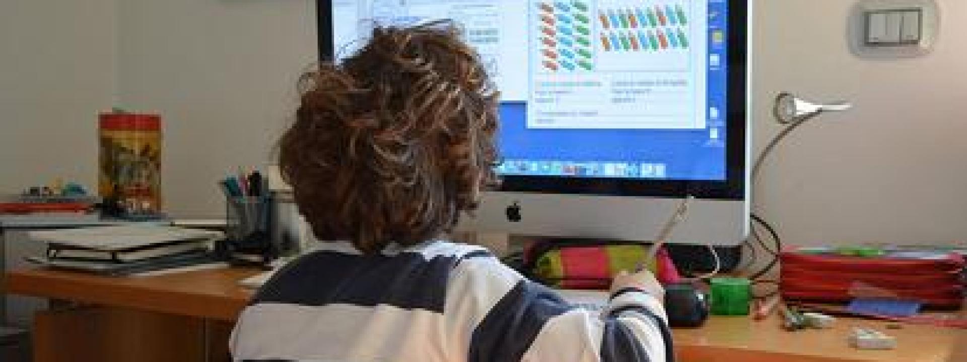 Marche, scende il numero delle classi in Dad