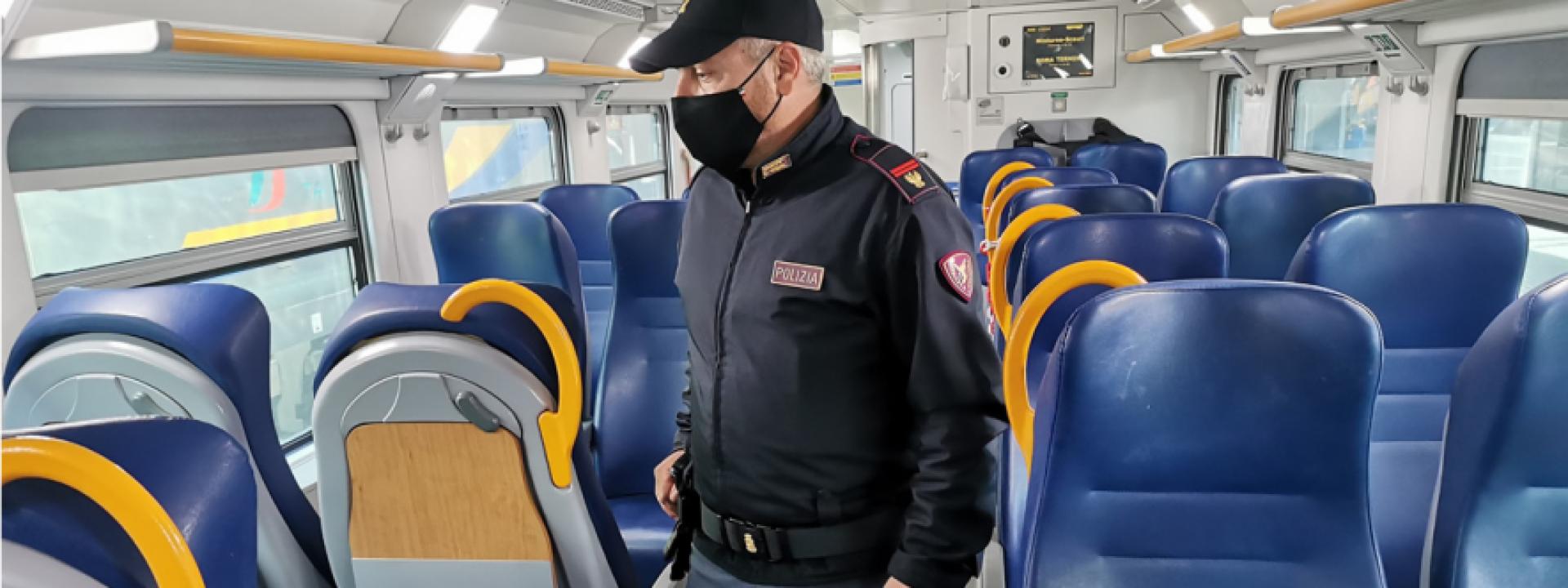 Ubriaco e senza green pass, fuma sul treno e si rifiuta di scendere