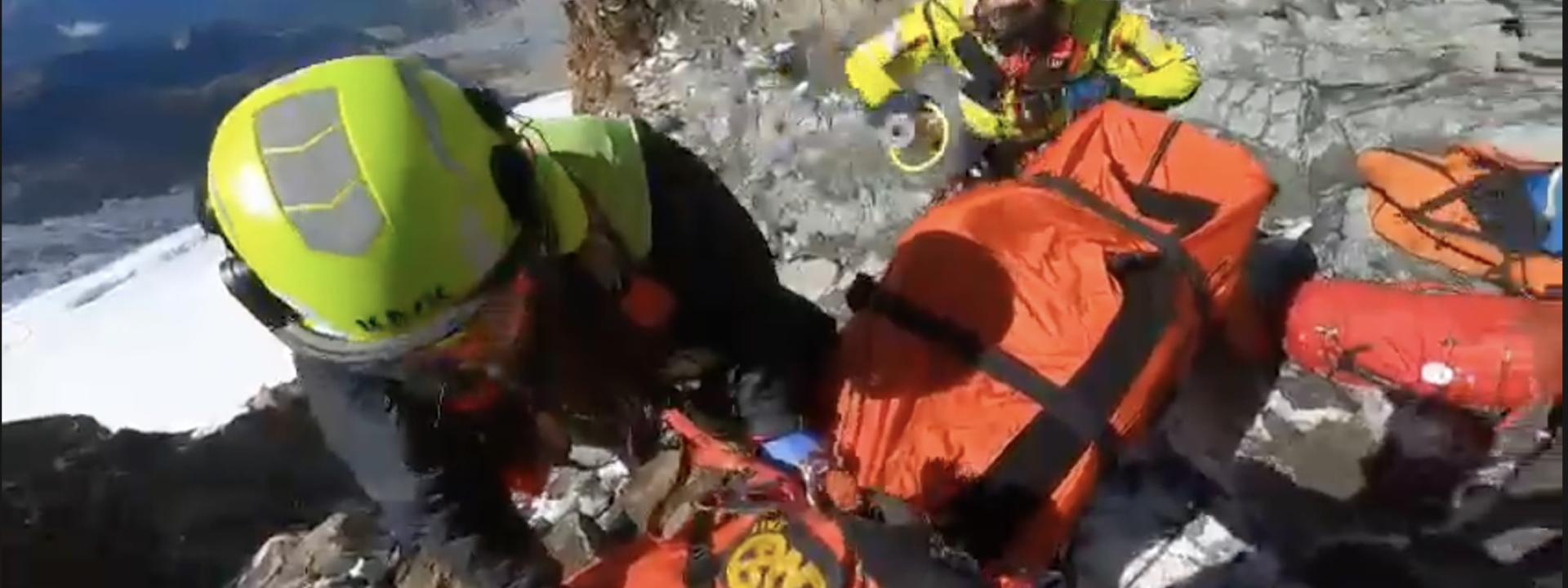 Precipita per 200 metri, recuperato dal Soccorso Alpino