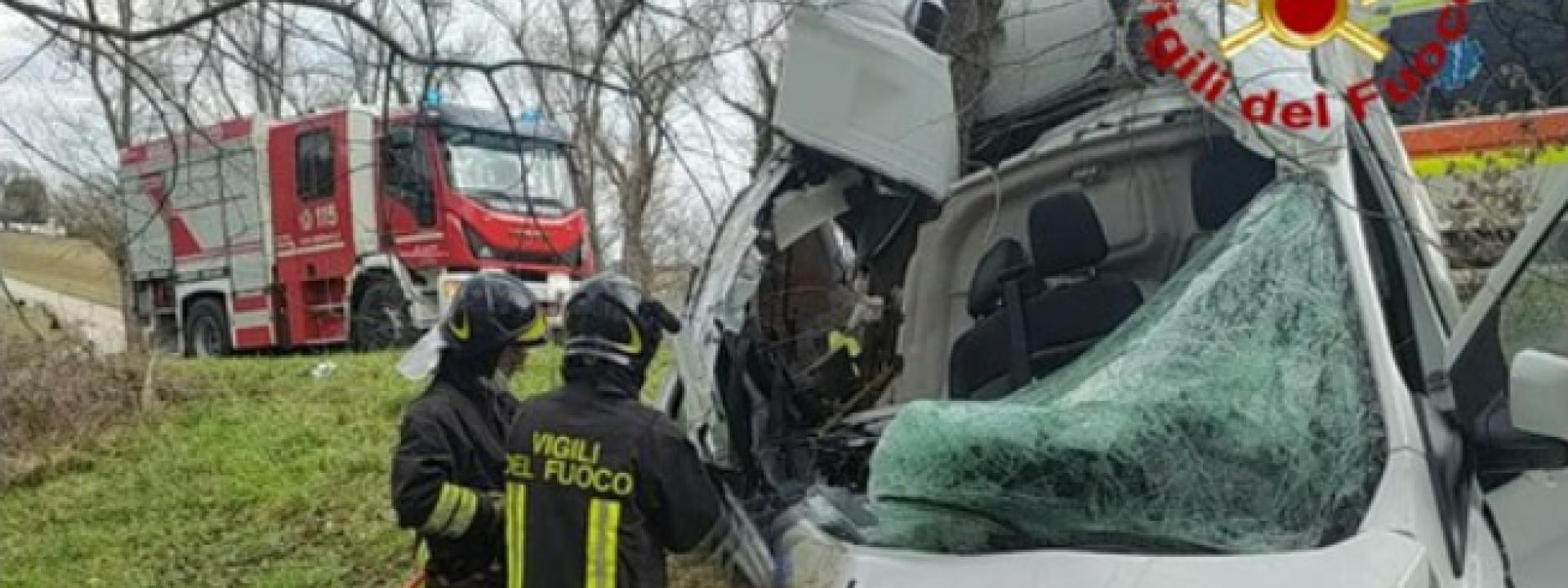 Marche, sedicenne di Monte Urano muore in un incidente: stava facendo uno stage