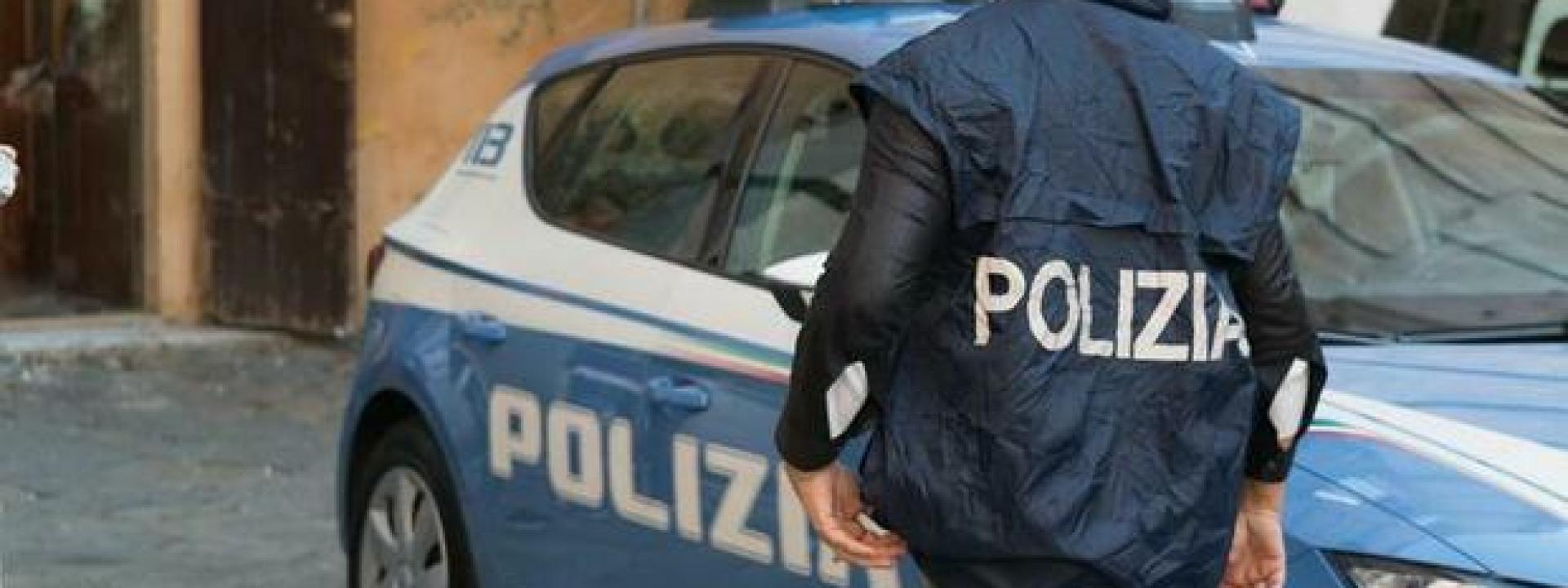 Marche, nascondeva hashish e coca in casa: 24enne in manette