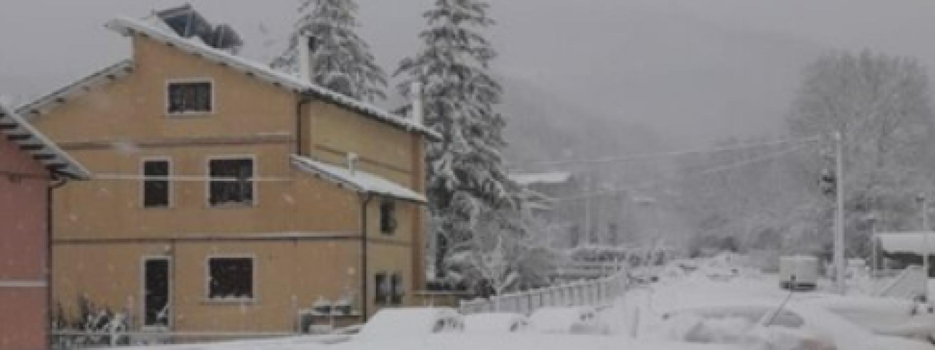 Marche, neve sui Comuni del cratere: previste nuove precipitazioni anche domenica