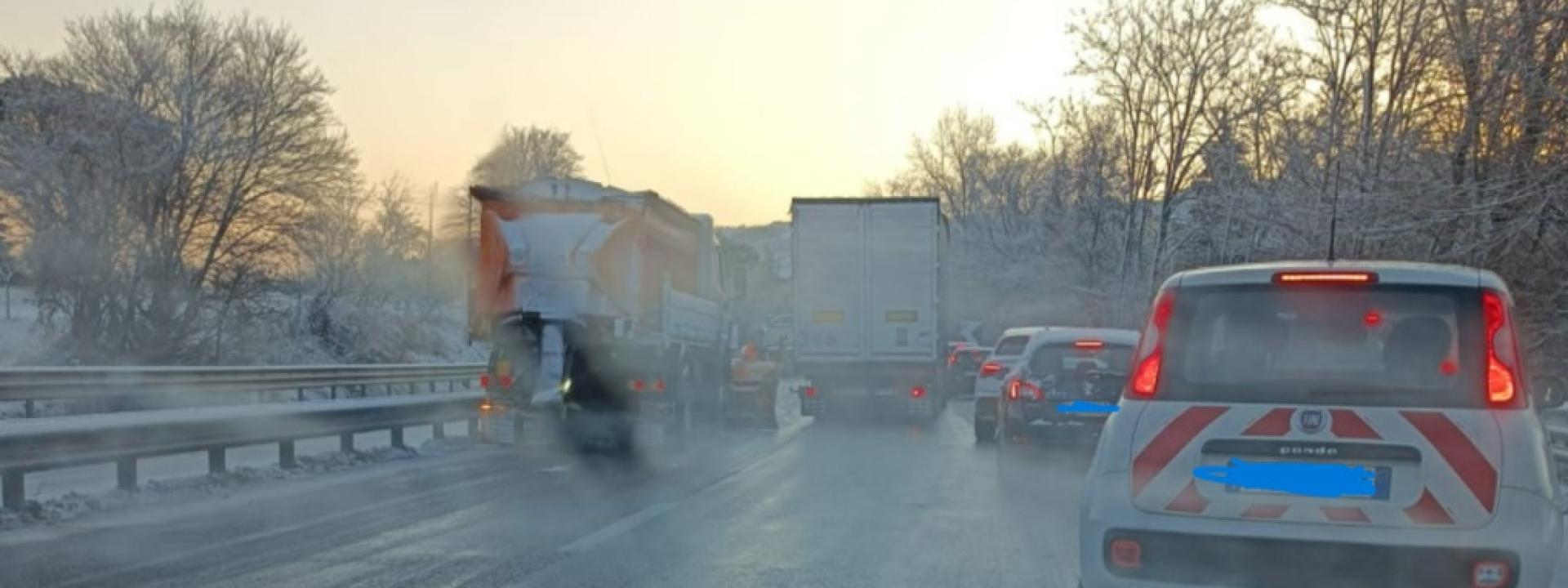 Marche - Incidente in superstrada, strada riaperta