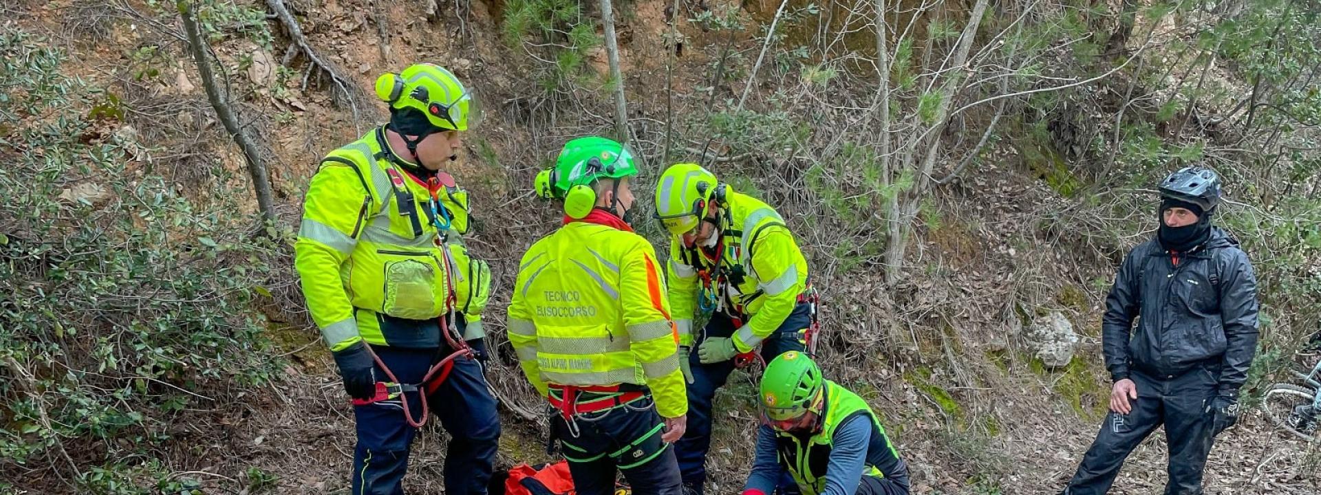 Marche - Biker si infortuna sul percorso di freeride