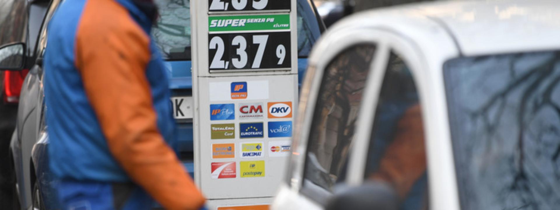 Carburante, Forza Italia: 