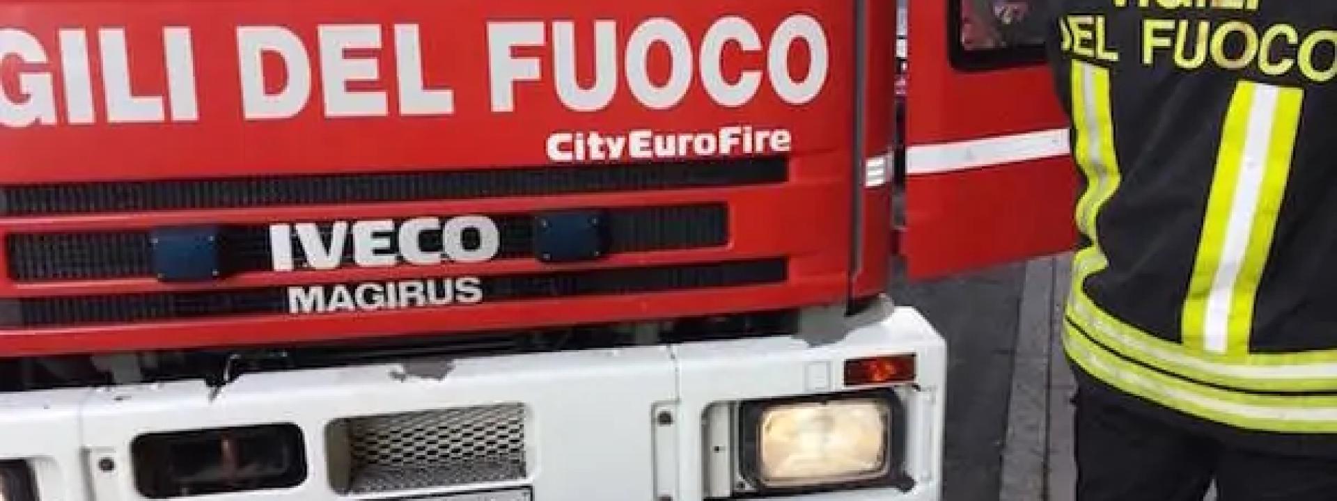 Marche - Fiamme nella casa in costruzione