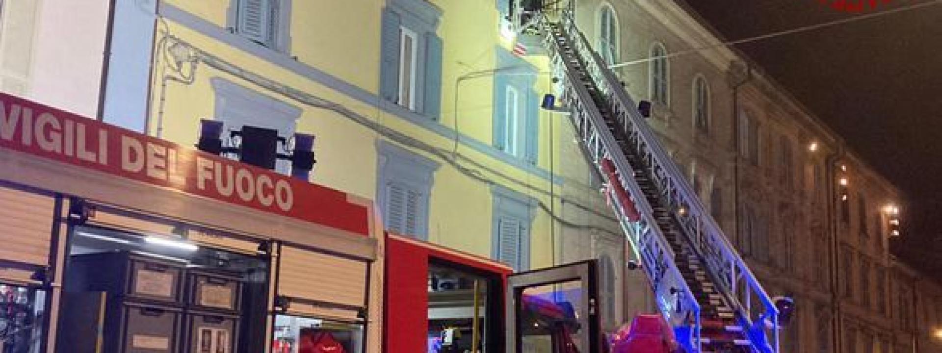 Marche - Incendio a Macerata, due ragazze in ospedale