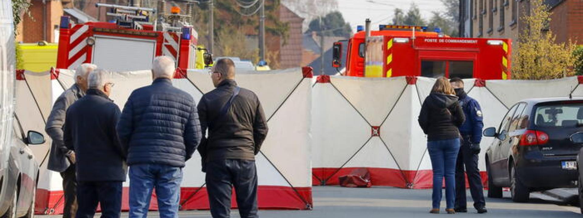 Auto contro la folla in festa: sei morti e oltre dieci feriti gravi