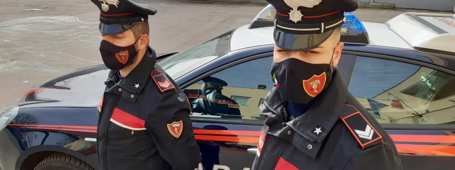 Marche - Chiamati a sedare una lite familiare, i carabinieri in casa trovano l'hashish