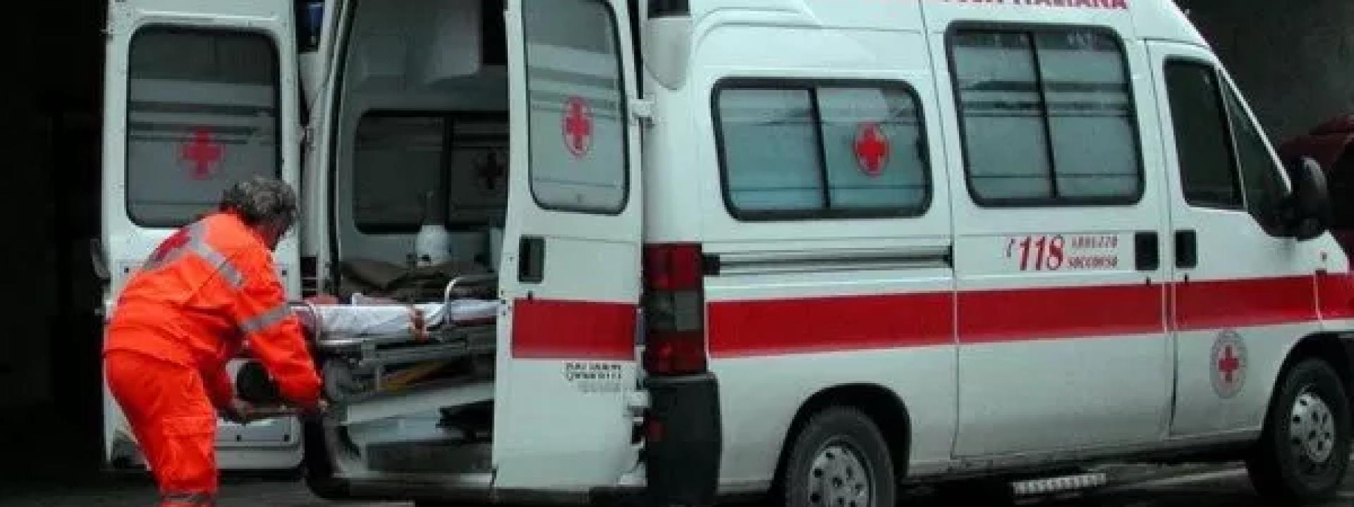 Marche - Accompagna il nipote agli allenamenti: muore nel parcheggio stroncato da un malore