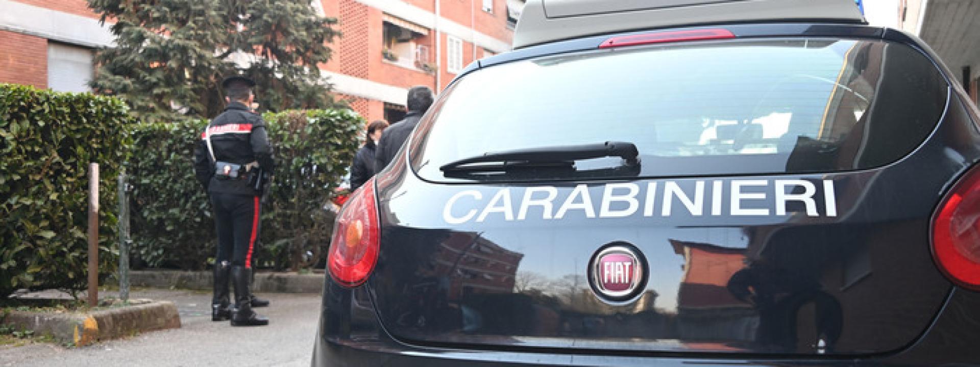 Uccide i figli di 13 e 7 anni, poi si toglie la vita