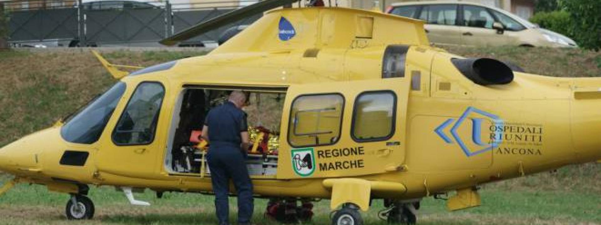 Marche - Cade dalla balconata del cimitero: 54enne portato in eliambulanza a Torrette