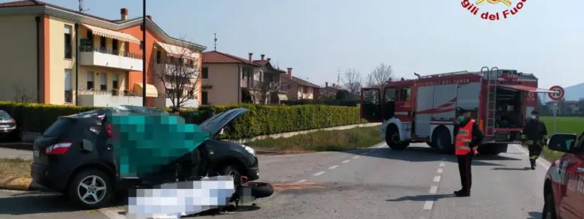 Tragico incidente, morte mamma e figlioletta e una terza persona