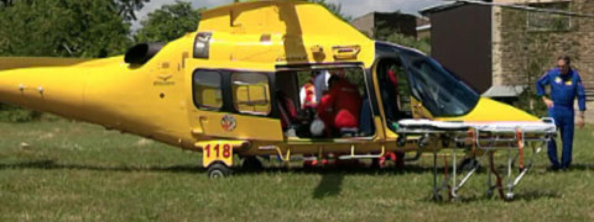 Marche - Si schianta con la moto contro un albero: ventenne a Torrette