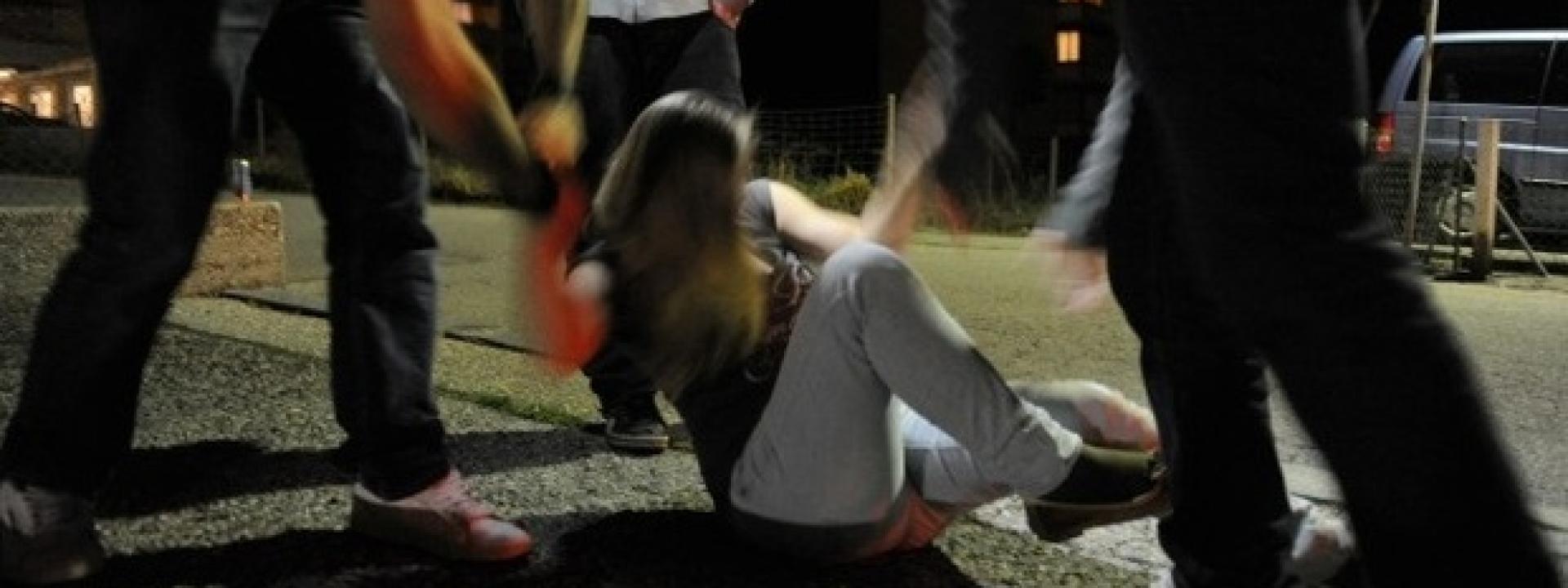 Violenza sessuale di gruppo su una ragazzina: arrestati tre minori, altri due under 14 non sono imputabili