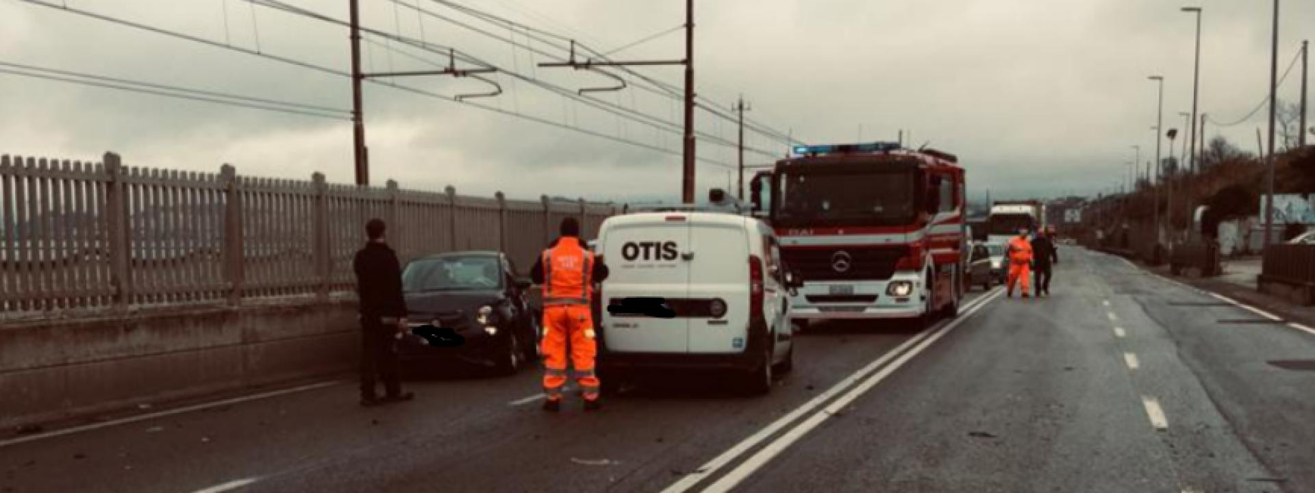 Marche - Violento frontale, quattro persone in ospedale