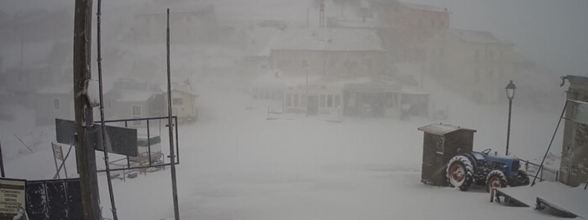 Neve a Castelluccio e sulle vette dell'Appennino umbro-marchigiano