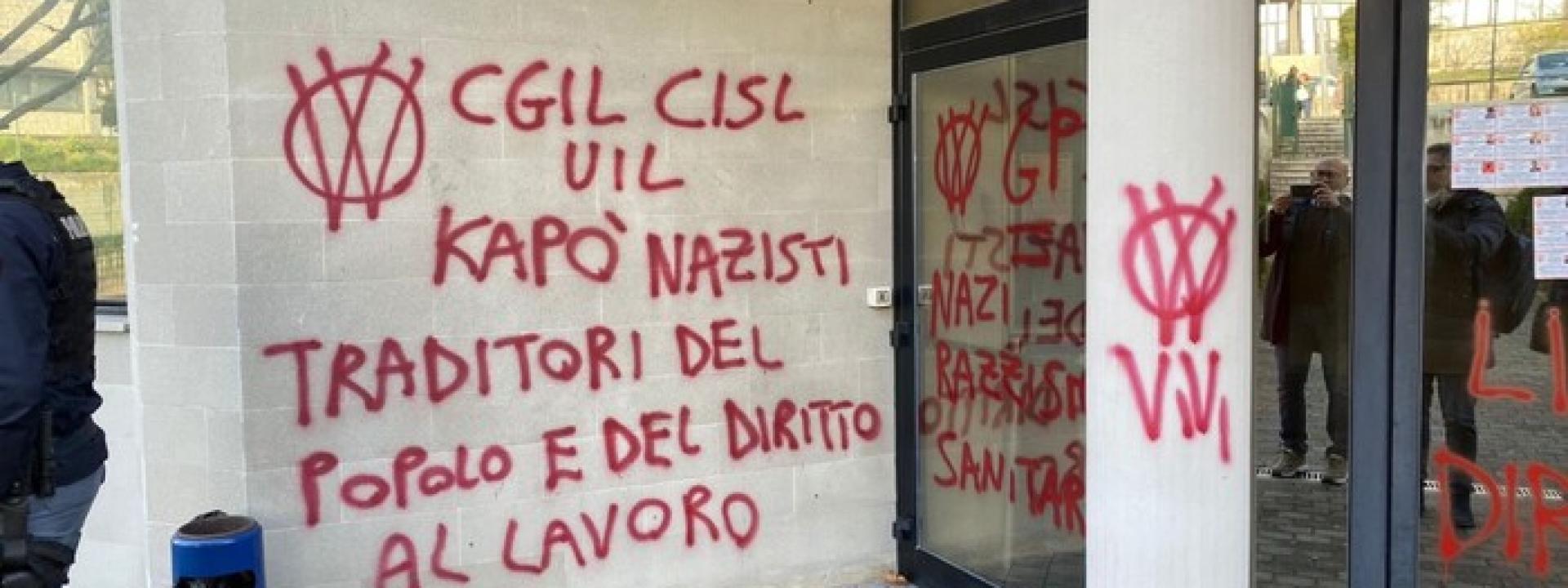 Marche - Vandalizzata la sede della Cgil di Ancona: 