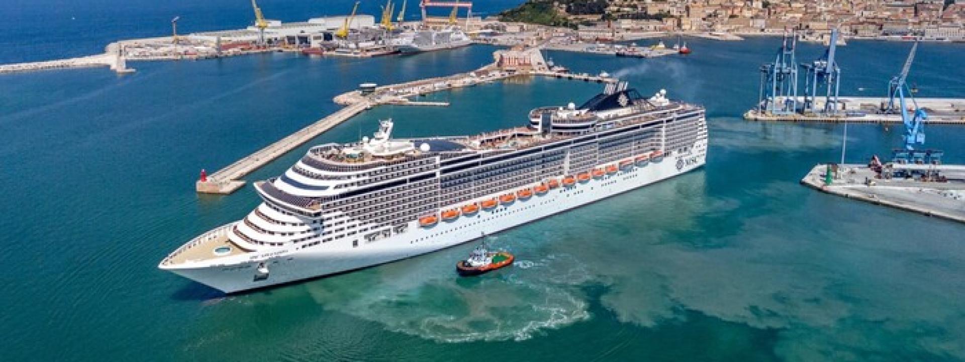 Marche - Porto di Ancona, 44 toccate nel 2022: apre Msc Fantasia il 10 aprile