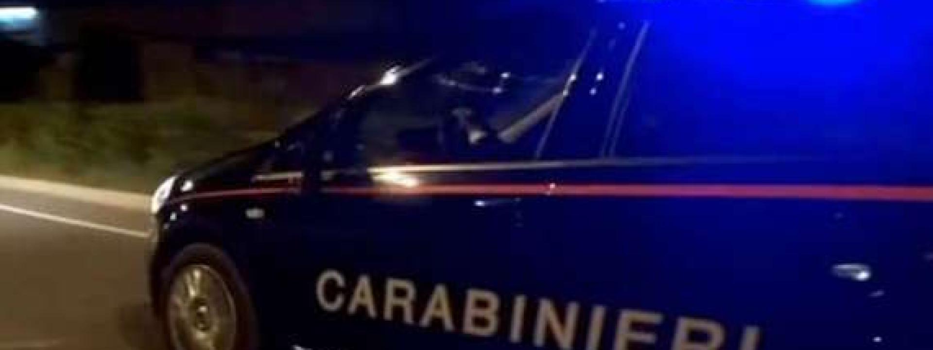 Marche - Vede i carabinieri e scappa a bordo della moto: arrestato straniero irregolare