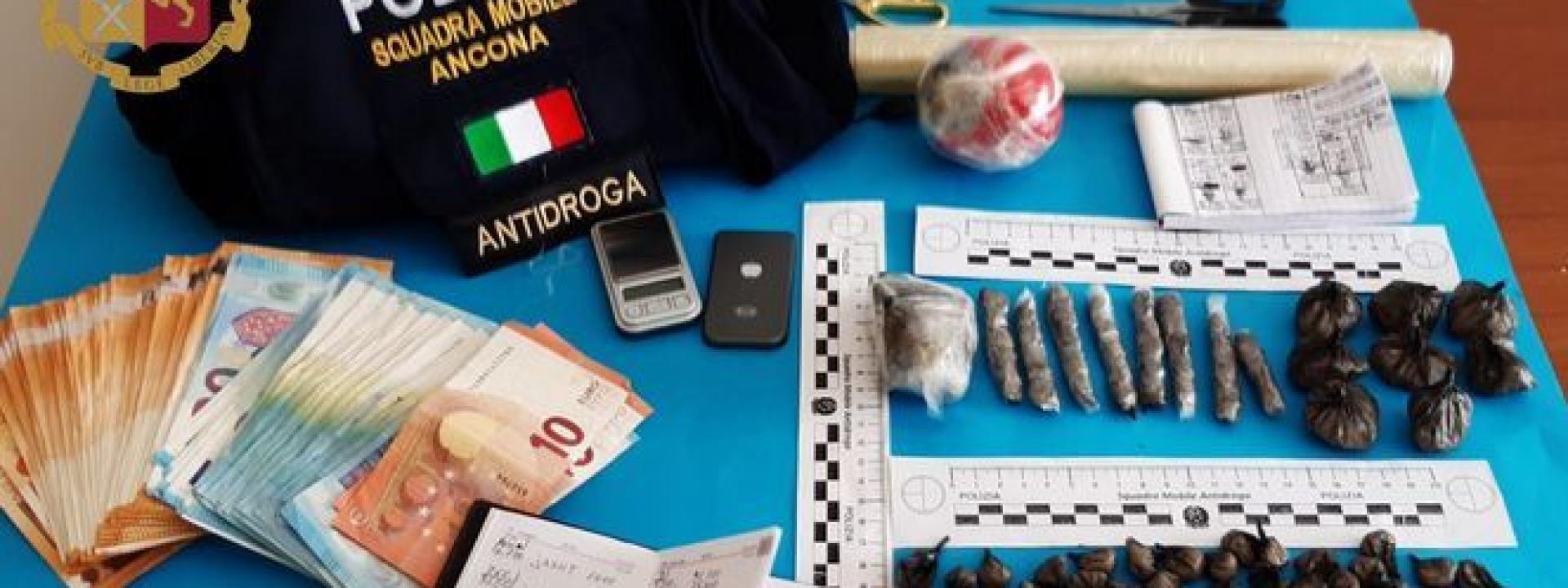 Marche - Preso lo spacciatore fantasma che girava con macchine a noleggio: è un albanese clandestino