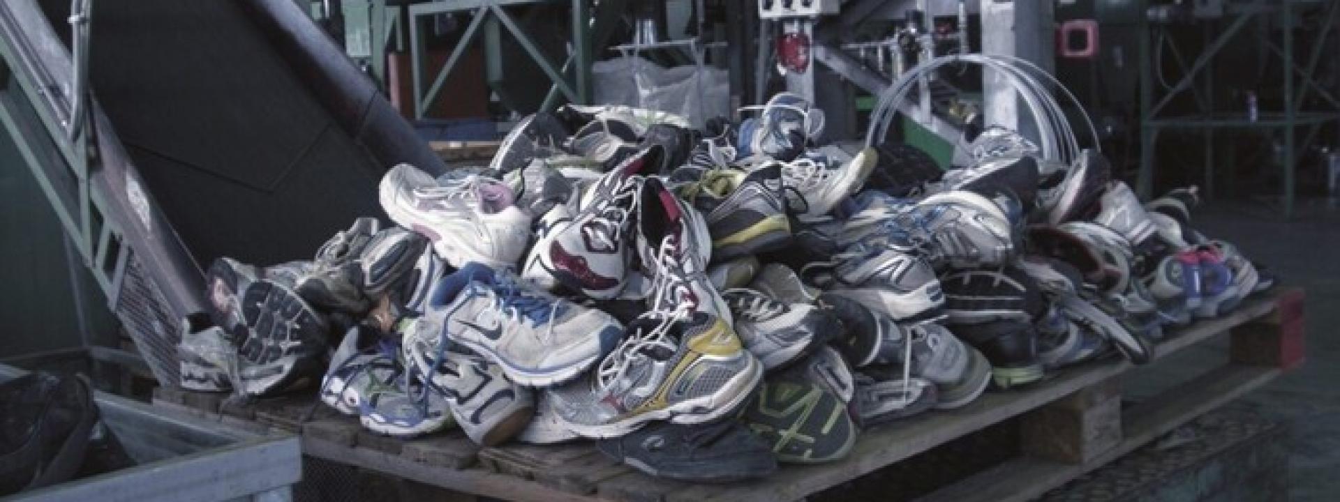 Marche - La scarpa da tennis diventa pista di atletica: a Tolentino il primo impianto di upcycling