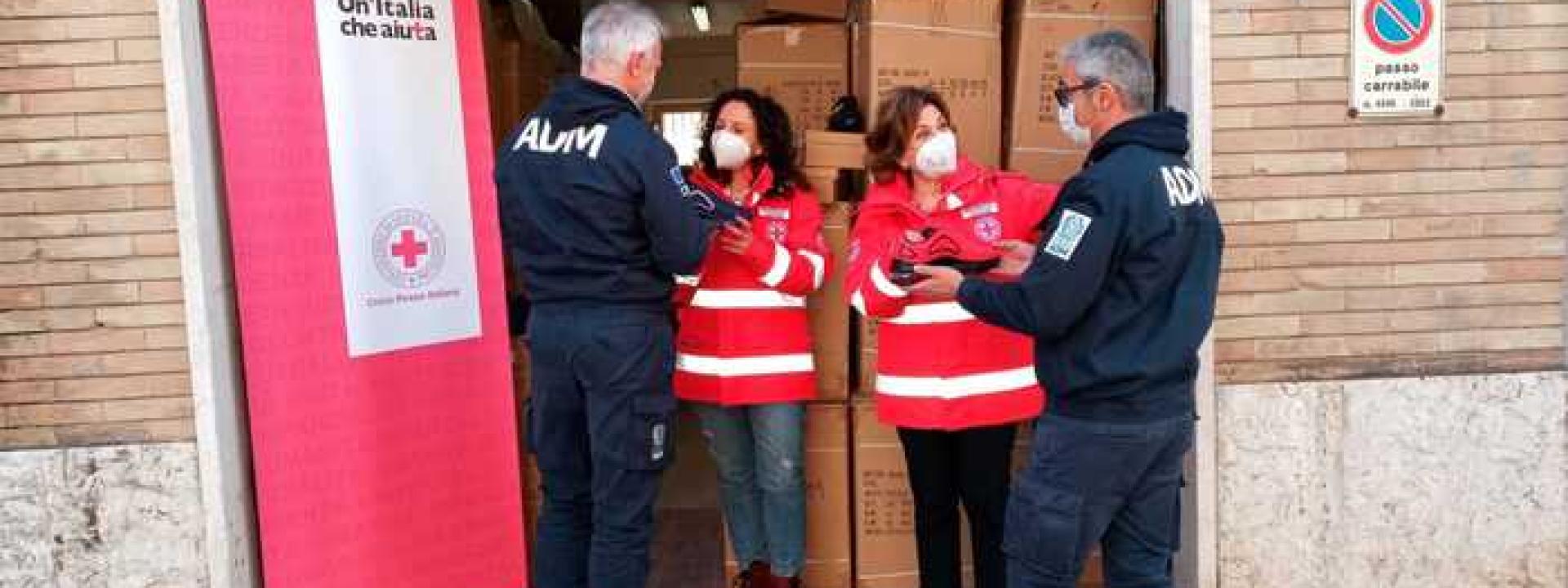 Marche - Le scarpe contraffatte e sequestrate donate in beneficenza