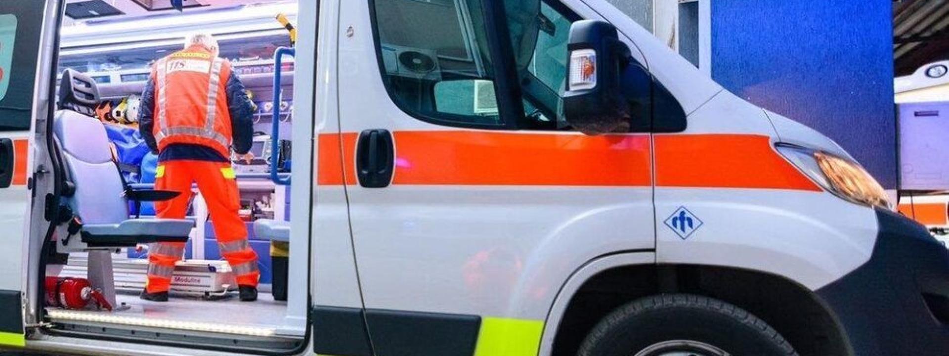 Marche - Ancora un incidente lungo la superstrada 77: cinque persone in ospedale