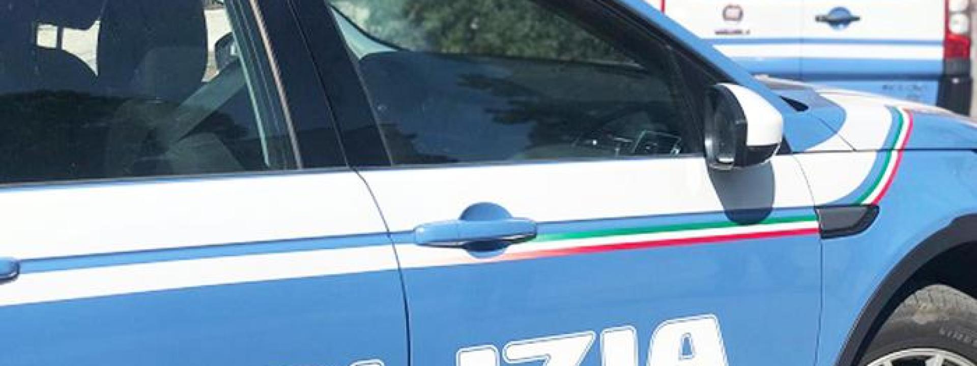 Marche - Quattro minorenni passano Pasquetta lanciando mobili dall'ultimo piano di uno stabile abbandonato