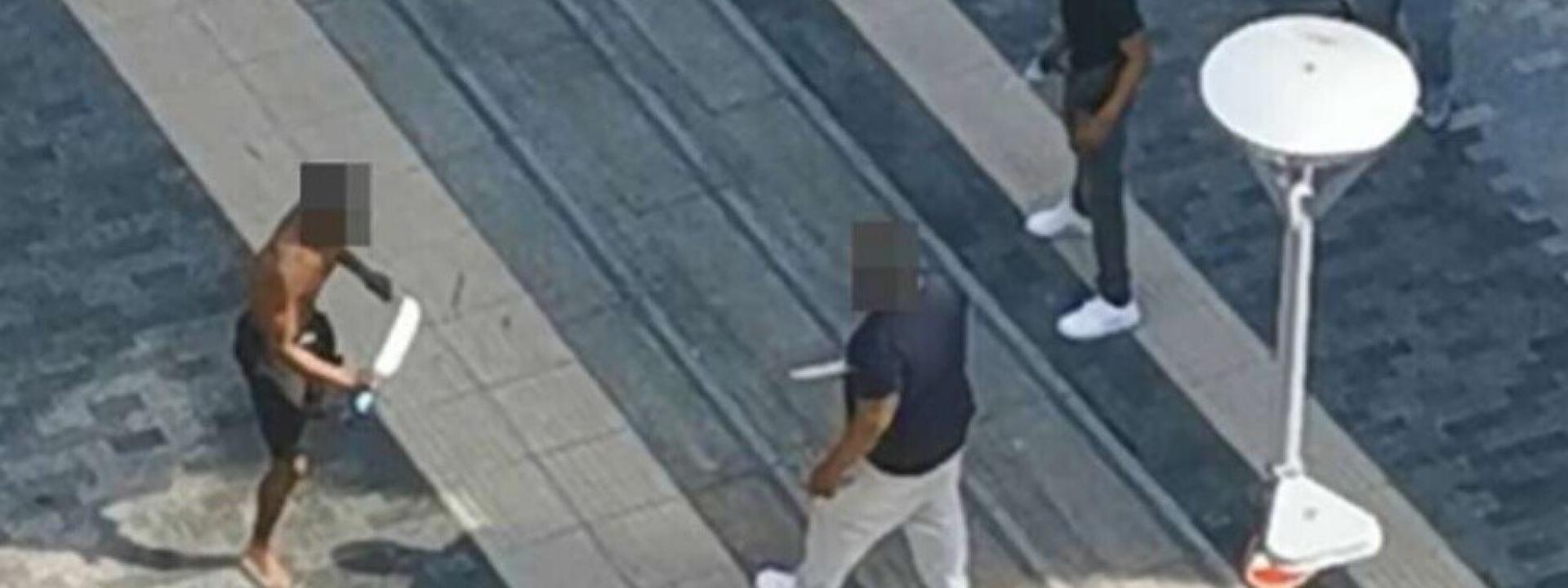 Maxi rissa choc fra giovani a colpi di machete: un ragazzo rischia la mano