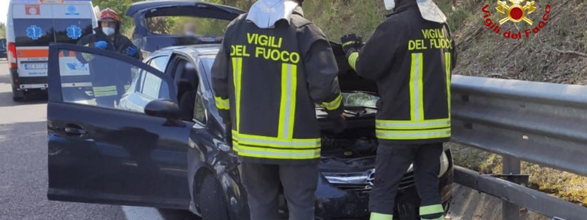 Marche - Incidente in superstrada: due feriti portati in ospedale in codice rosso