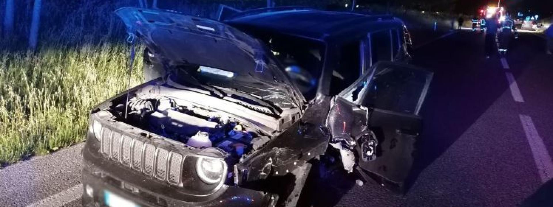 Marche - Tremendo incidente nella notte coinvolge quattro vetture