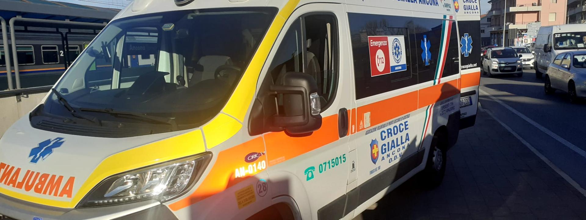 Marche - Malore ai giardini: soccorso un 45enne privo di sensi
