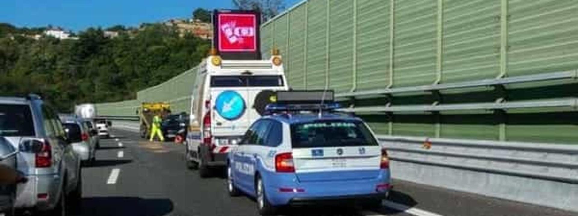 Marche - Tragico schianto sulla A14, un morto