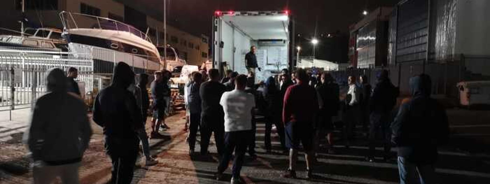 Marche - Pescatori bloccano tre tir di pesce proveniente dall'estero