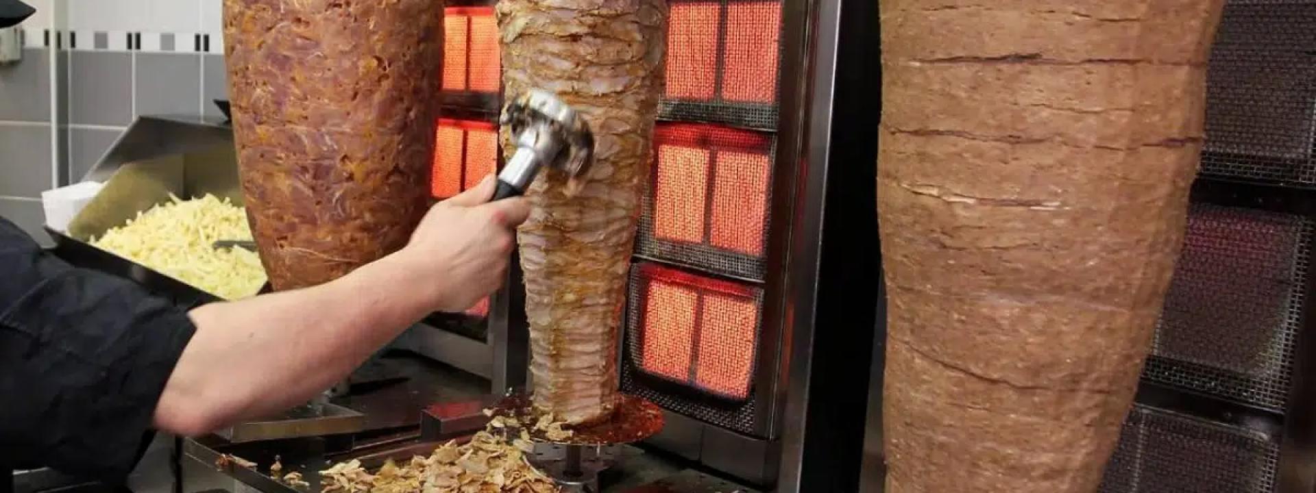 Insetti e tracce di roditori in due esercizi di vendita di Kebab: i Nas mettono i sigilli