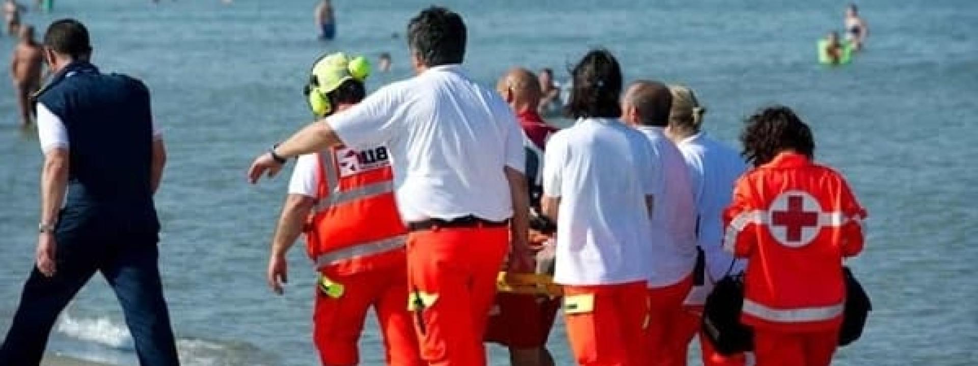 Marche - Ancora una tragedia in mare: muore dopo un malore mentre fa il bagno