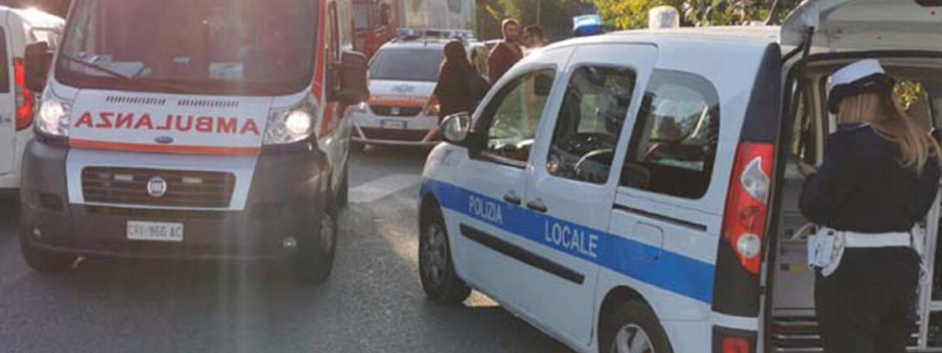 Investe e uccide un bimbo di tre anni: giovane rischia il linciaggio, salvato dalla Polizia