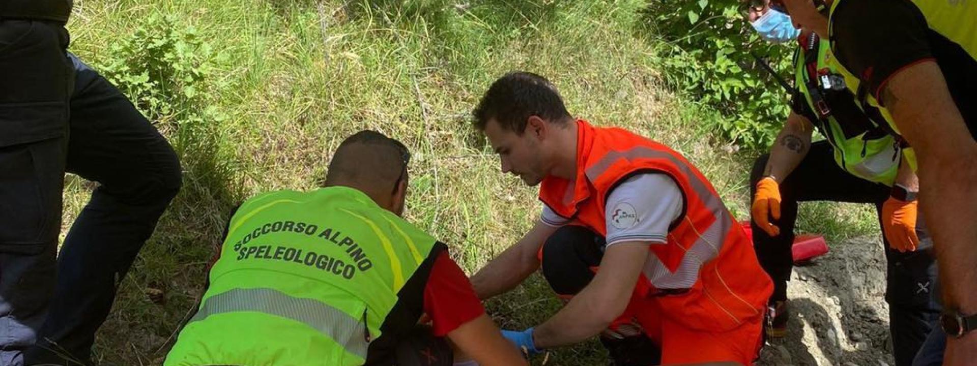 Marche - Rovinosa caduta dalla mountain bike: salvato dal Soccorso Alpino