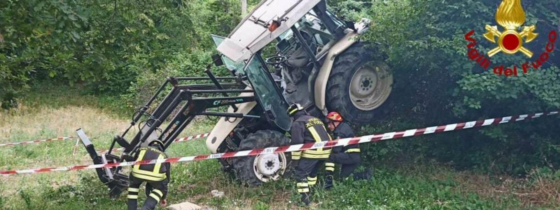 Marche - Agricoltore finisce in un dirupo dopo essere stato sbalzato dal trattore e muore