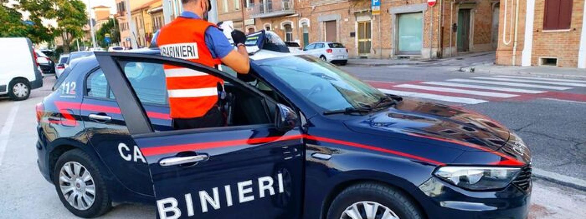 Marche - Prepara una colazione sgradita, picchiata da marito e suoceri e chiusa in una stanza