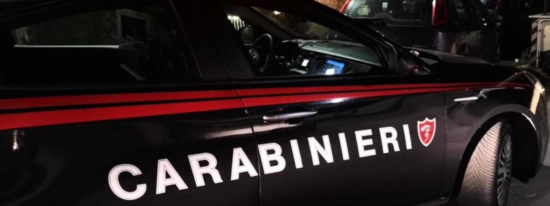 Marche - Al volante drogato e con un coltello proibito in macchina: denunciato