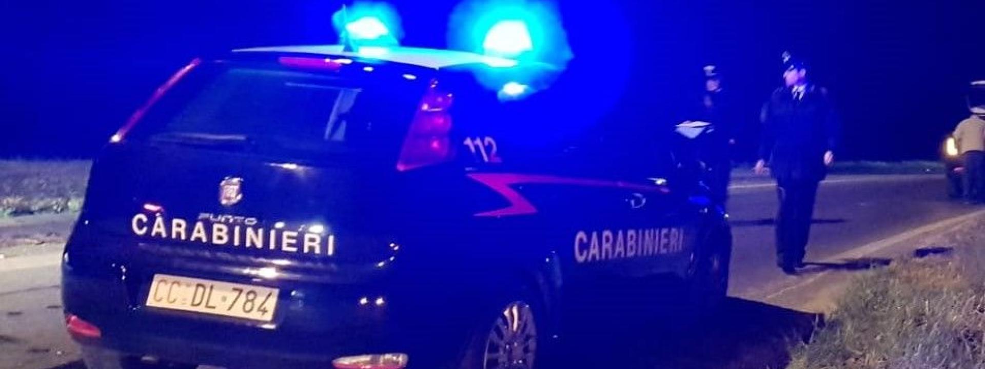 Marche - 40enne di Treia litiga con la moglie, poi prova ad uccidersi con il gas di scarico dell'auto