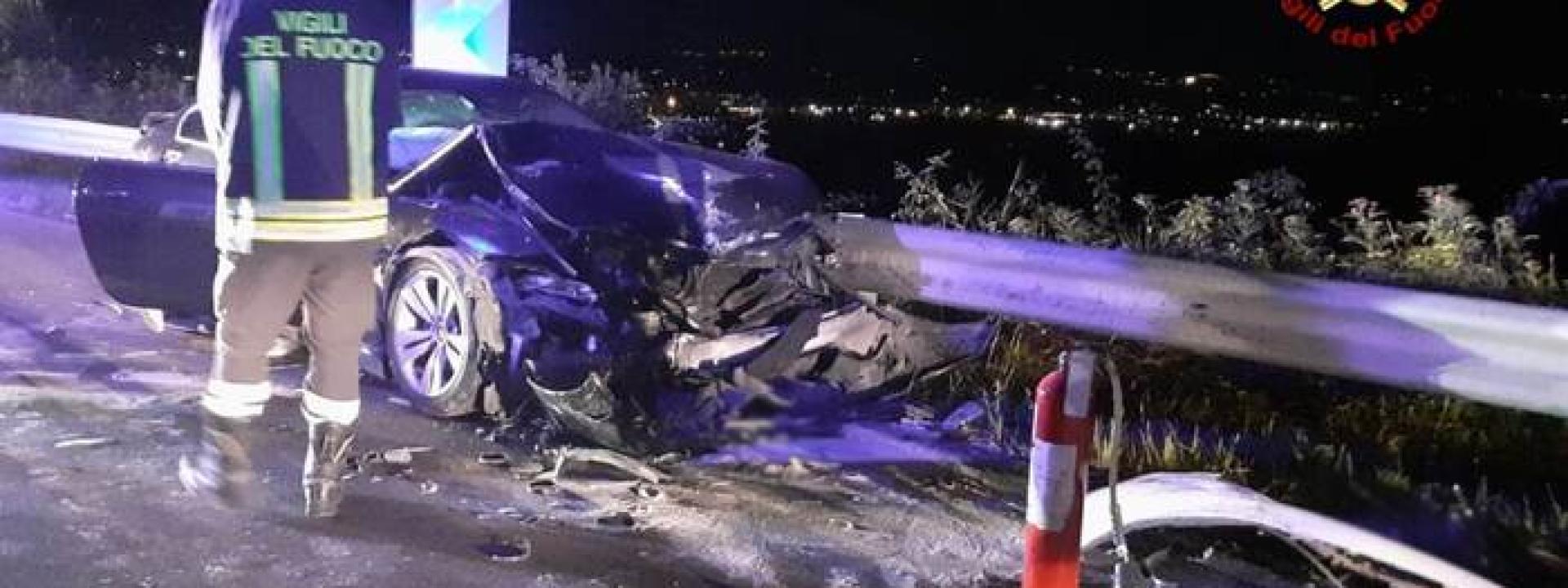 Marche - Tremendo incidente lungo la provinciale 362: tre feriti, due gravi