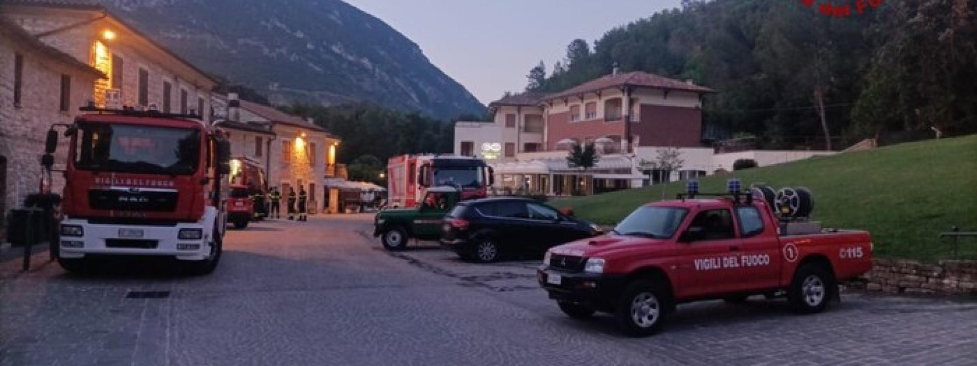 Marche - Sacerdote in vacanza cade in un dirupo: trovato all'alba dopo ore di ricerche